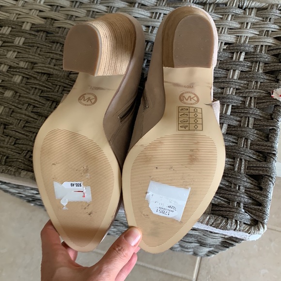 Michael Kors heeled booties - Picture 8 of 9